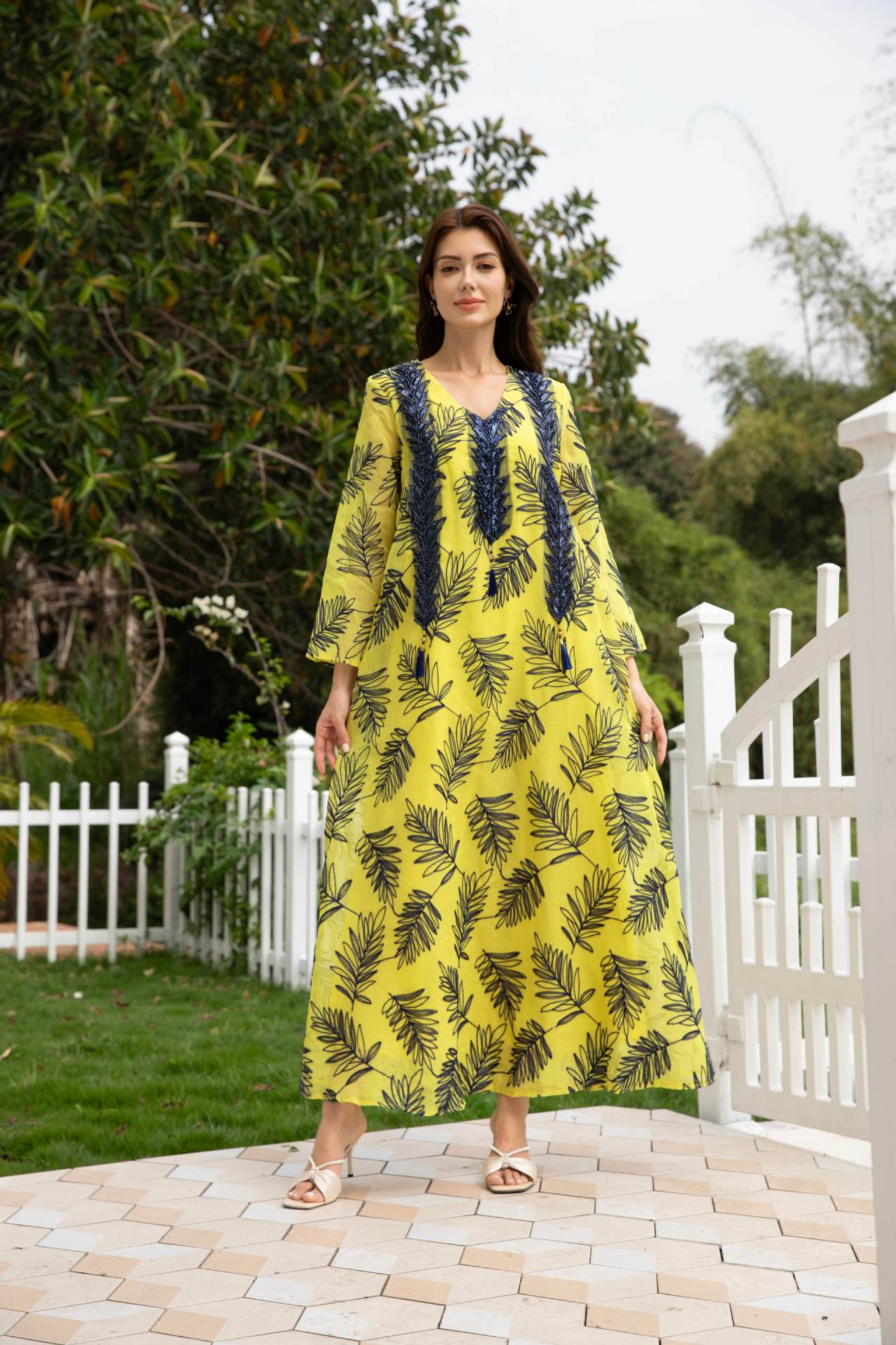 Elegant Mesh Embroidered Evening Dress - Luxury Kaftan Abaya Secondary image